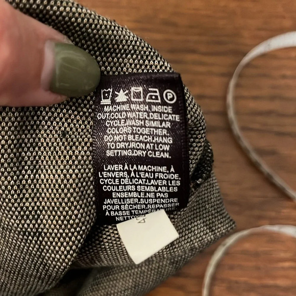 RW&CO cropped top women’s S checkered engraved button detail on shoulders - Picture 9 of 9